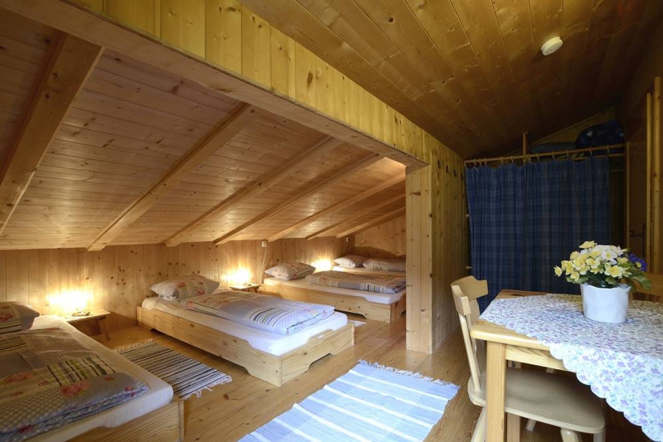 OBERGESCHOSS: MEHRBETTZIMMER - 4 EINZELBETTEN