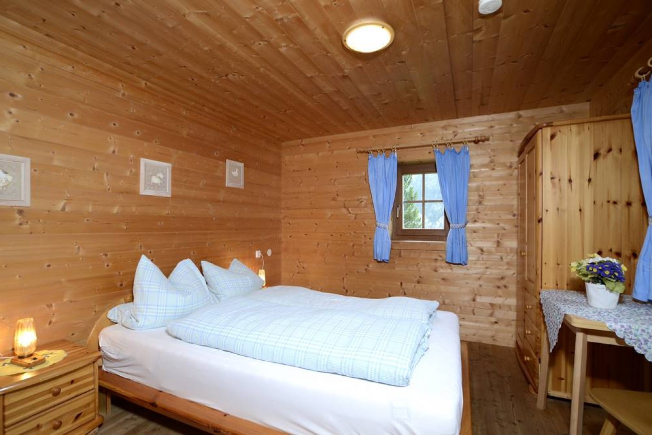 ERDGESCHOSS: ZWEIBETTZIMMER | DOPPELBETT